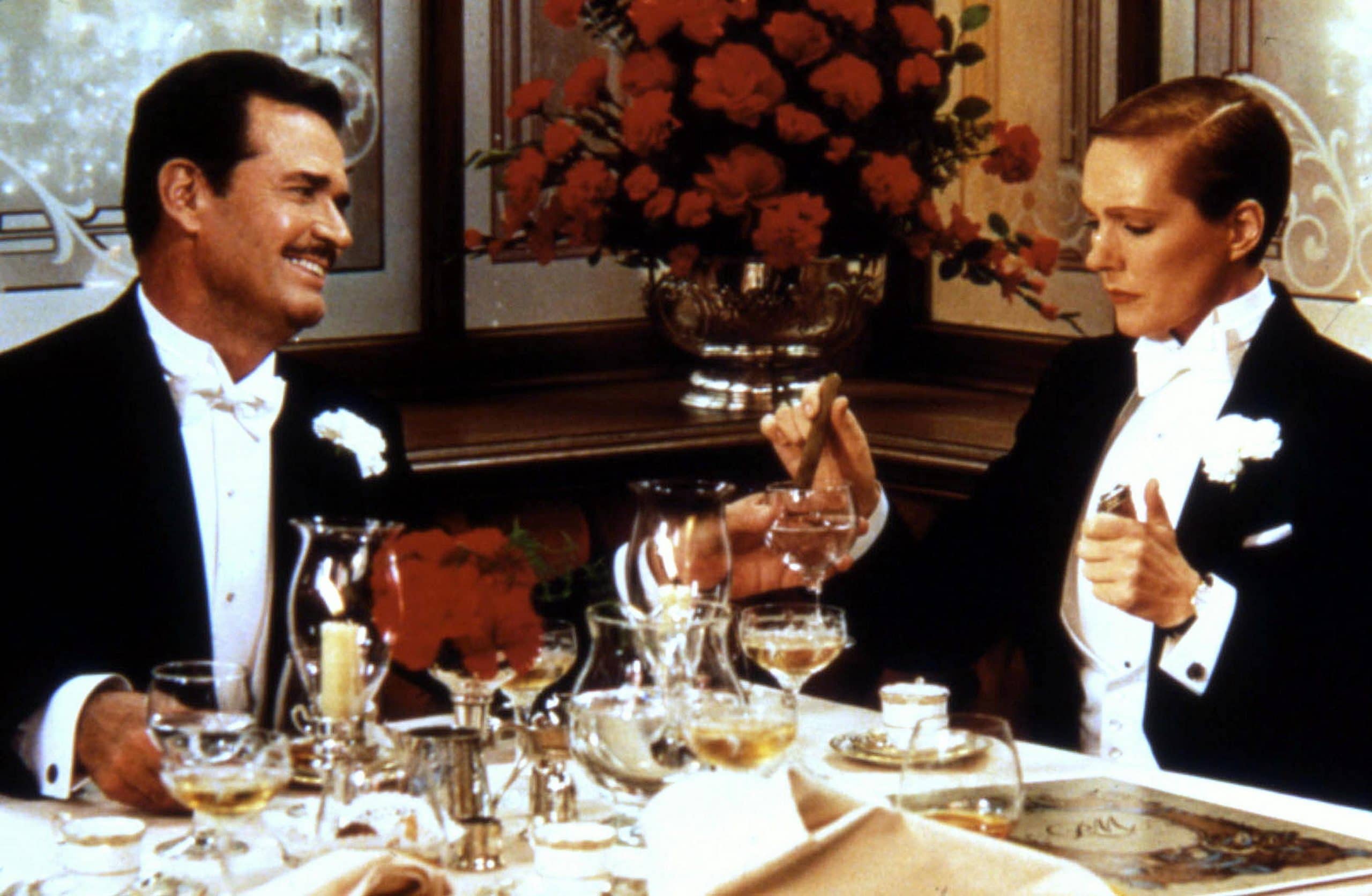 Victor/Victoria Victor/Victoria (film)